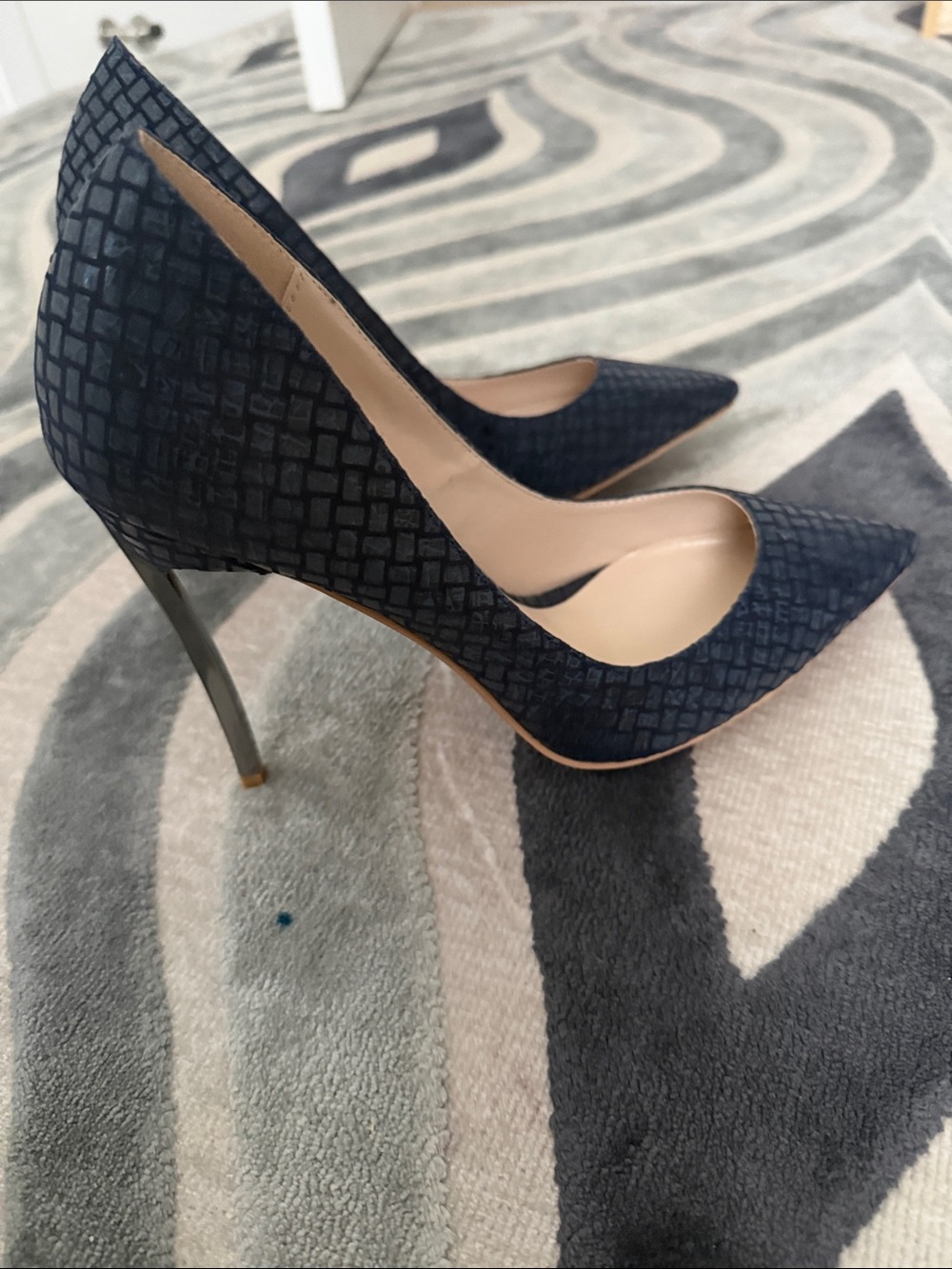 Women's Navy Textured Pointed Toe blade Heels